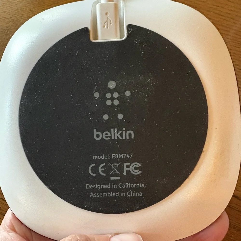 Belkin Black Smartphone with Wireless Charging Pad